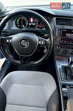 Хэтчбек Volkswagen e-Golf 2014 в Житомире