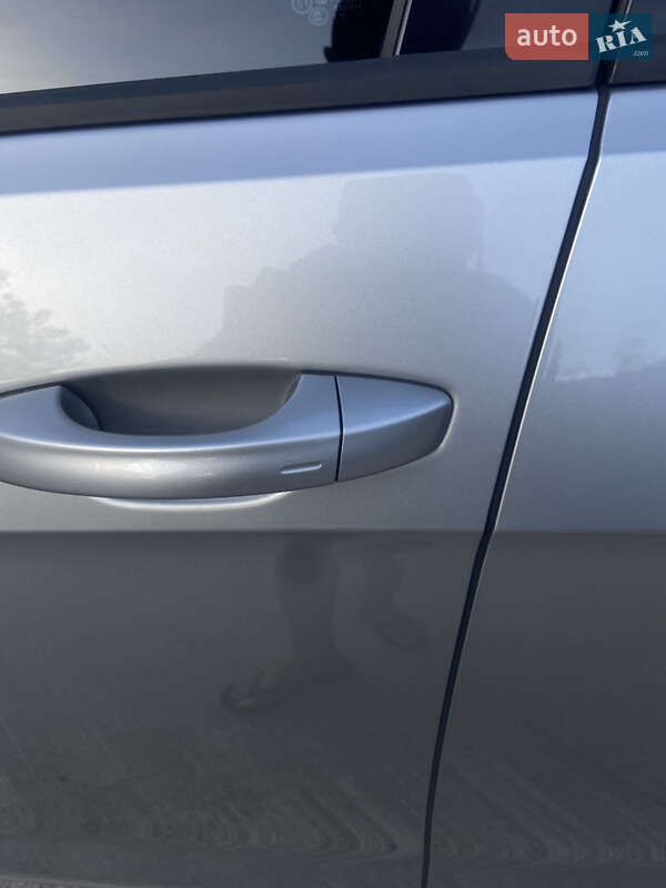 Хэтчбек Volkswagen e-Golf 2017 в Кривом Роге фото 8 Хэтчбек Volkswagen e-Golf 2017 в Кривом Роге