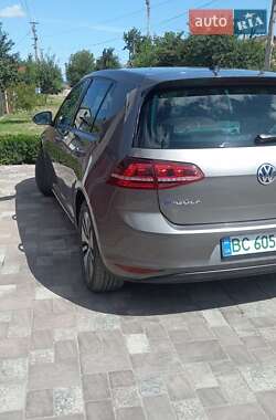 Хетчбек Volkswagen e-Golf 2015 в Луцьку