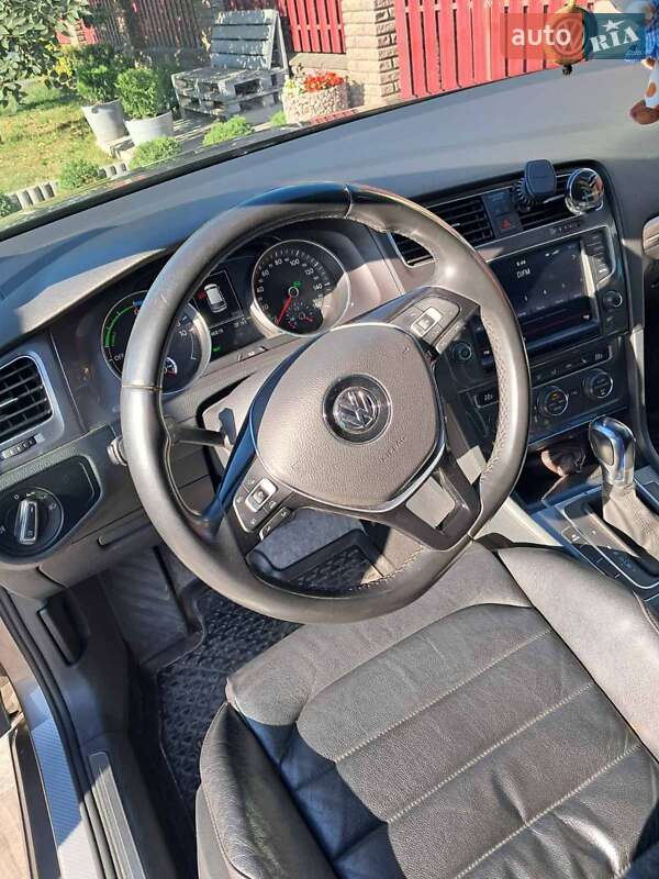 Хэтчбек Volkswagen e-Golf 2015 в Луцке фото 27 Хэтчбек Volkswagen e-Golf 2015 в Луцке