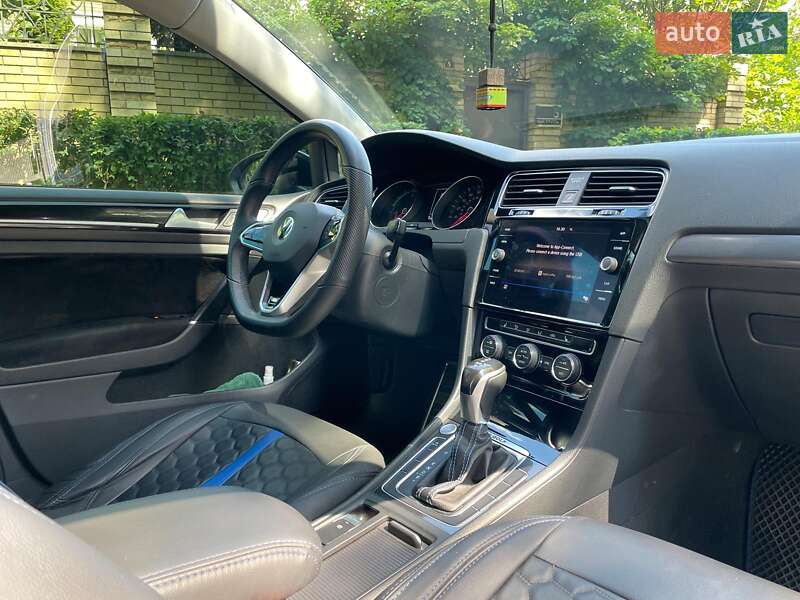 Хетчбек Volkswagen e-Golf 2017 в Києві