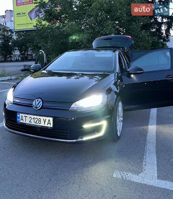 Хетчбек Volkswagen e-Golf 2014 в Івано-Франківську