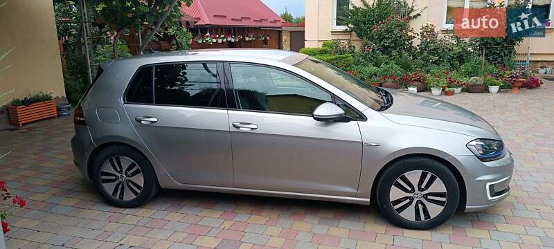 Хетчбек Volkswagen e-Golf 2014 в Львові