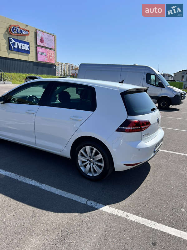 Хетчбек Volkswagen e-Golf 2015 в Рівному