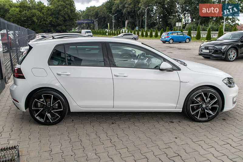 Хэтчбек Volkswagen e-Golf 2018 в Львове фото 27 Хэтчбек Volkswagen e-Golf 2018 в Львове
