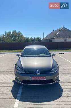 Хэтчбек Volkswagen e-Golf 2016 в Киеве