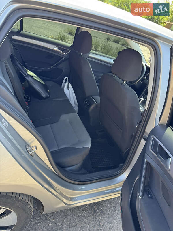 Хетчбек Volkswagen e-Golf 2015 в Кропивницькому