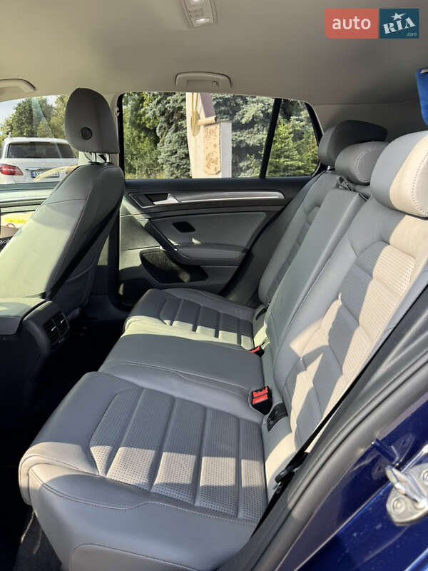 Хэтчбек Volkswagen e-Golf 2018 в Чугуеве