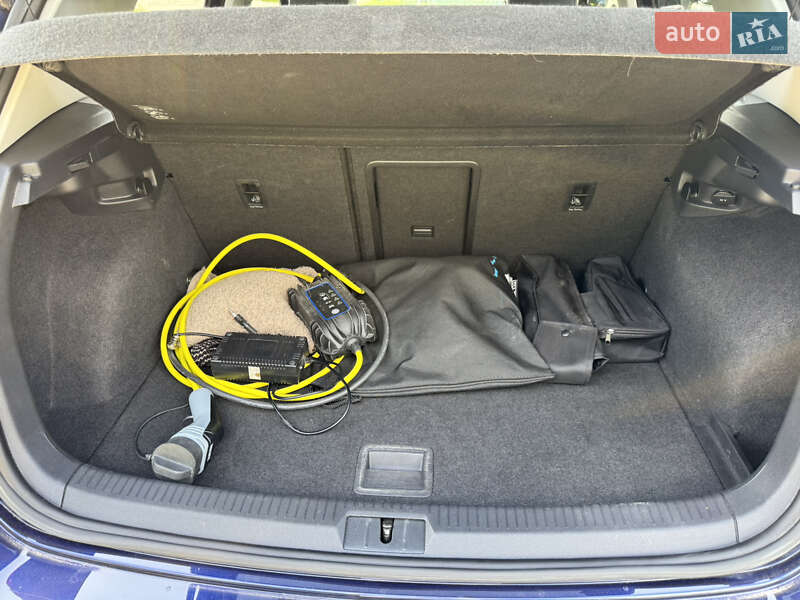 Хэтчбек Volkswagen e-Golf 2018 в Чугуеве