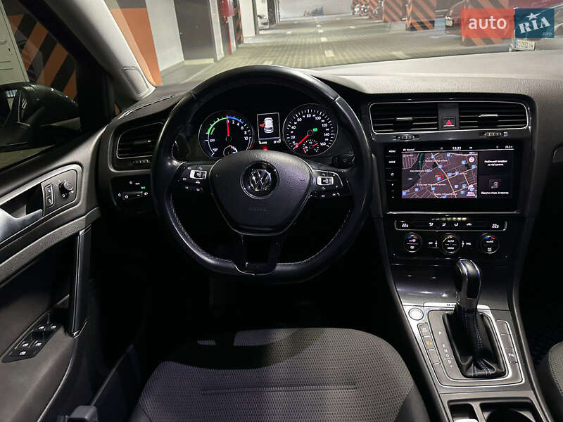 Хэтчбек Volkswagen e-Golf 2018 в Ужгороде фото 15 Хэтчбек Volkswagen e-Golf 2018 в Ужгороде