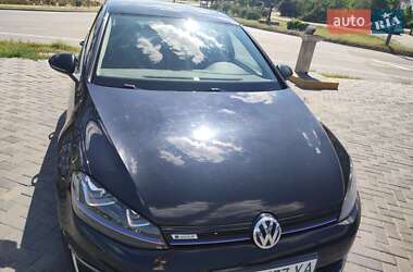 Хэтчбек Volkswagen e-Golf 2015 в Запорожье