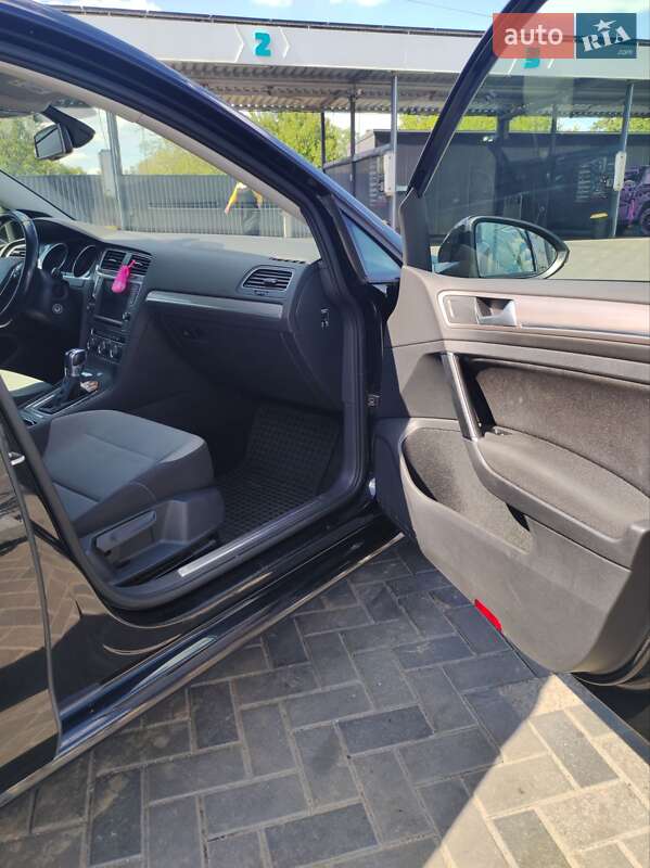 Хетчбек Volkswagen e-Golf 2015 в Запоріжжі