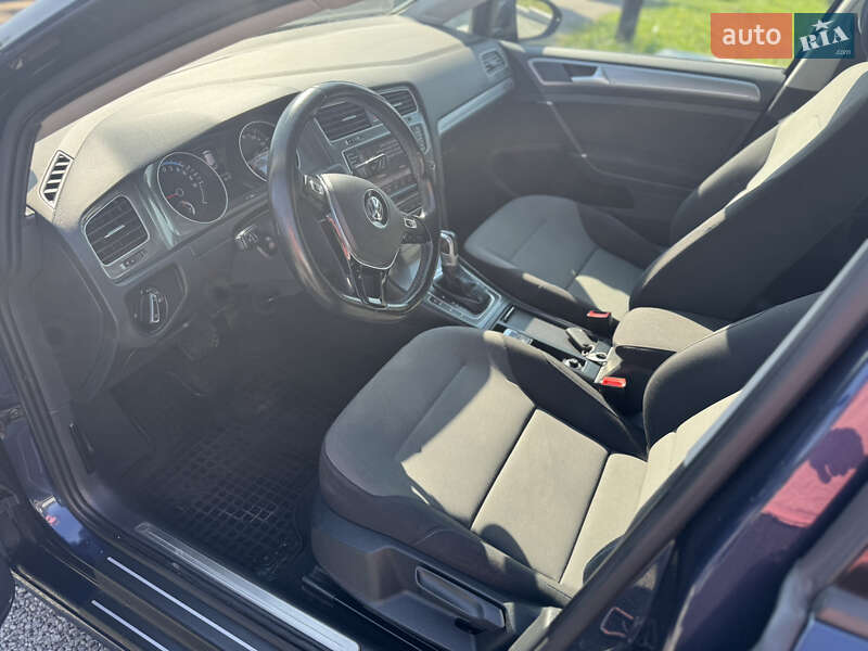 Хетчбек Volkswagen e-Golf 2015 в Рівному