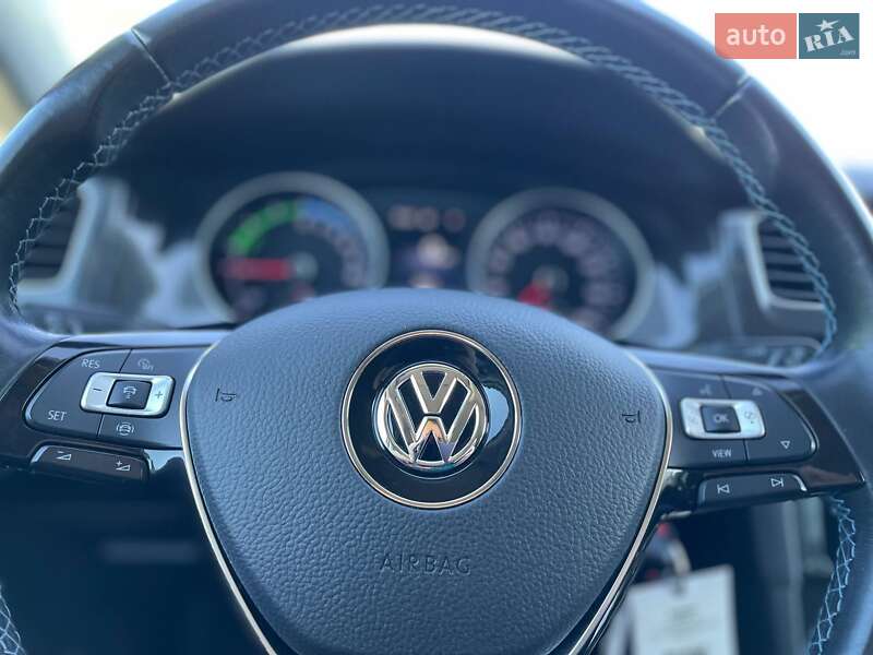 Хетчбек Volkswagen e-Golf 2020 в Києві