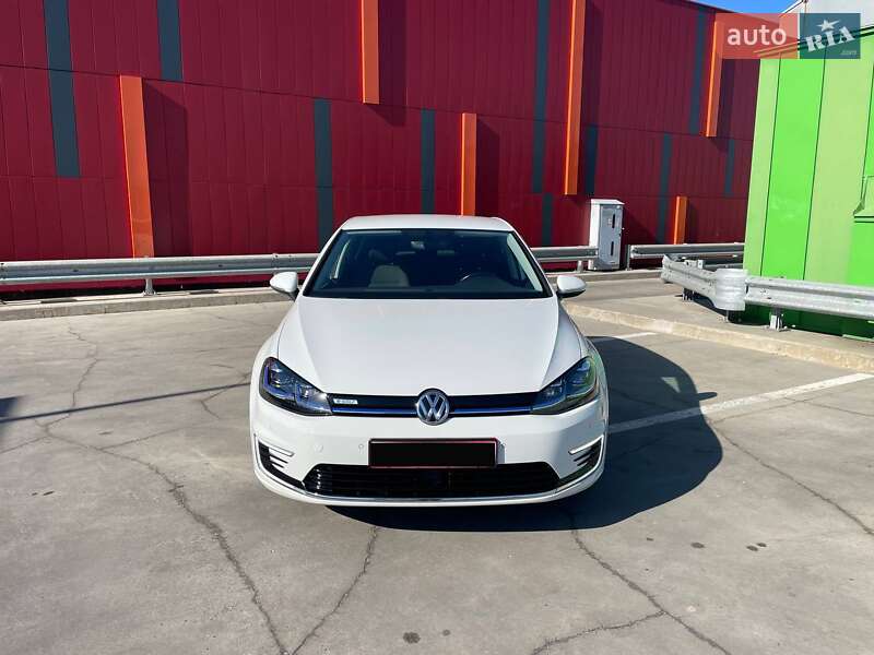 Хетчбек Volkswagen e-Golf 2020 в Києві