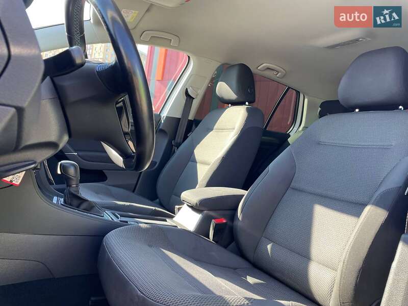 Хетчбек Volkswagen e-Golf 2020 в Києві