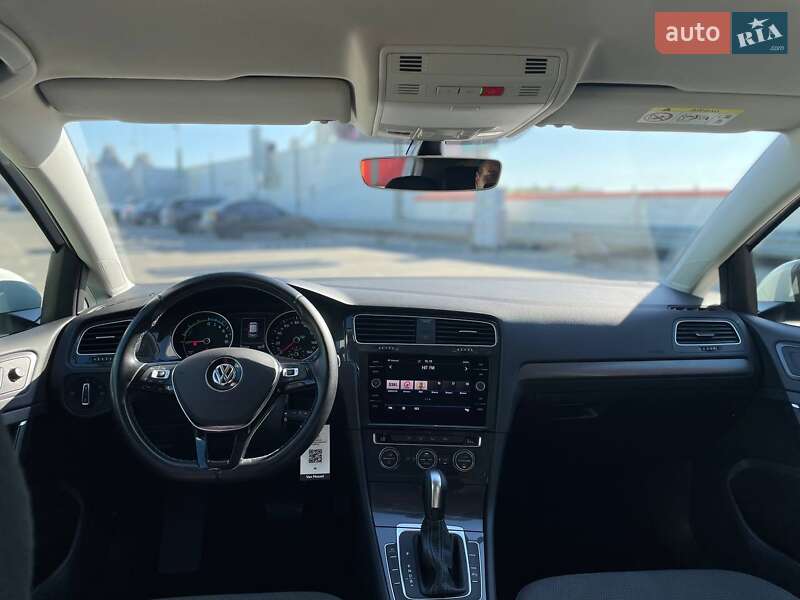 Хетчбек Volkswagen e-Golf 2020 в Києві