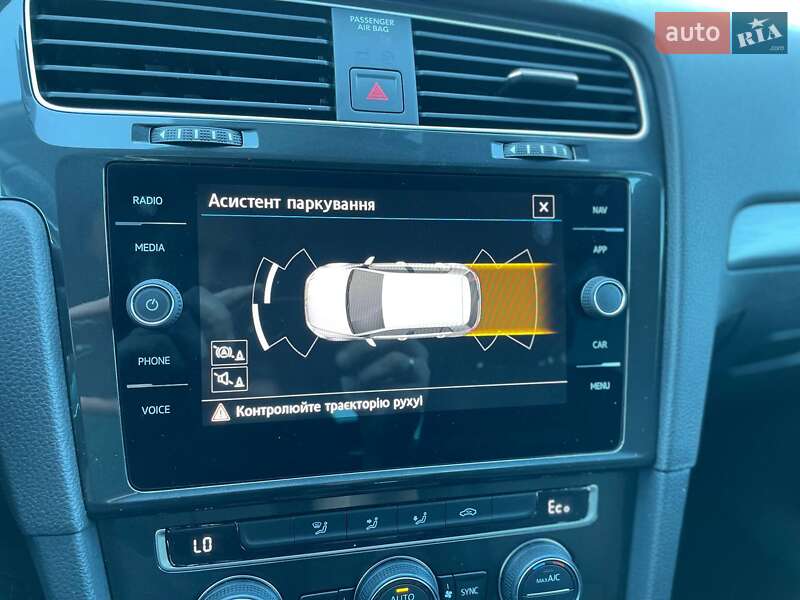 Хетчбек Volkswagen e-Golf 2020 в Києві