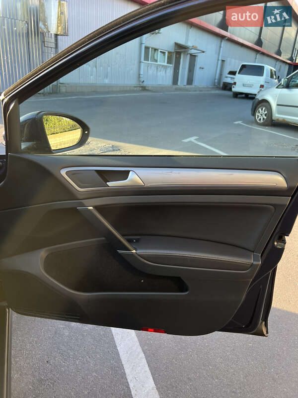 Хэтчбек Volkswagen e-Golf 2014 в Виннице