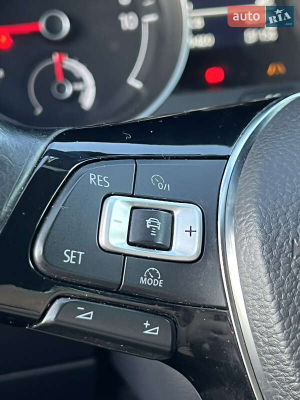 Хэтчбек Volkswagen e-Golf 2014 в Виннице