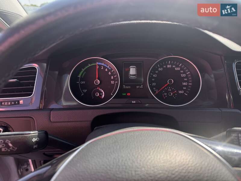 Хэтчбек Volkswagen e-Golf 2018 в Днепре фото 13 Хэтчбек Volkswagen e-Golf 2018 в Днепре