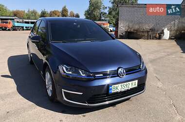 Хэтчбек Volkswagen e-Golf 2015 в Черкассах