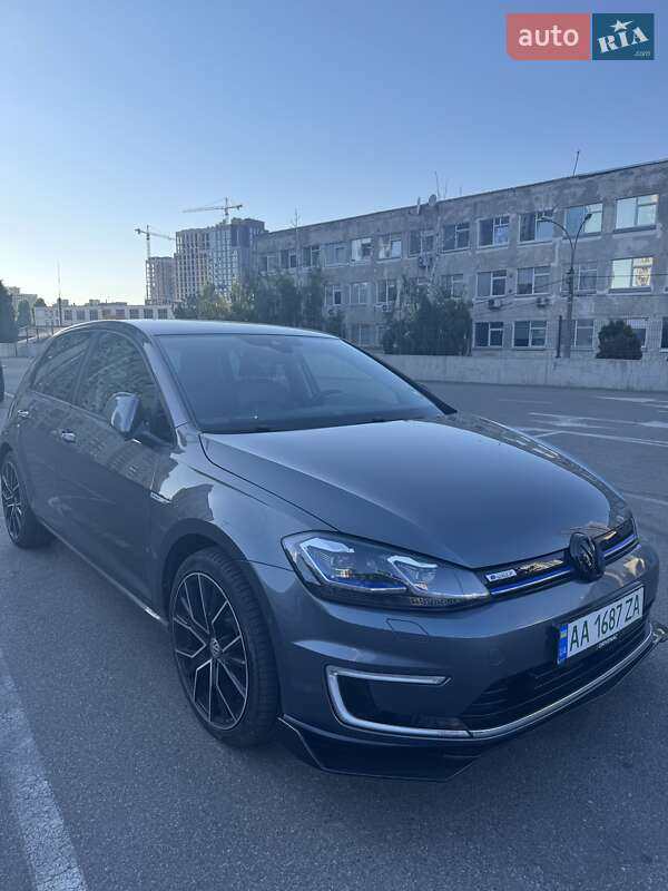 Хетчбек Volkswagen e-Golf 2018 в Києві фото 6 Хетчбек Volkswagen e-Golf 2018 в Києві
