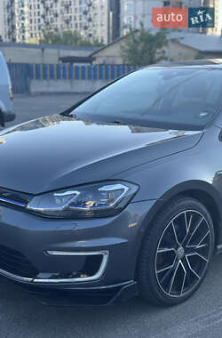 Хетчбек Volkswagen e-Golf 2018 в Києві