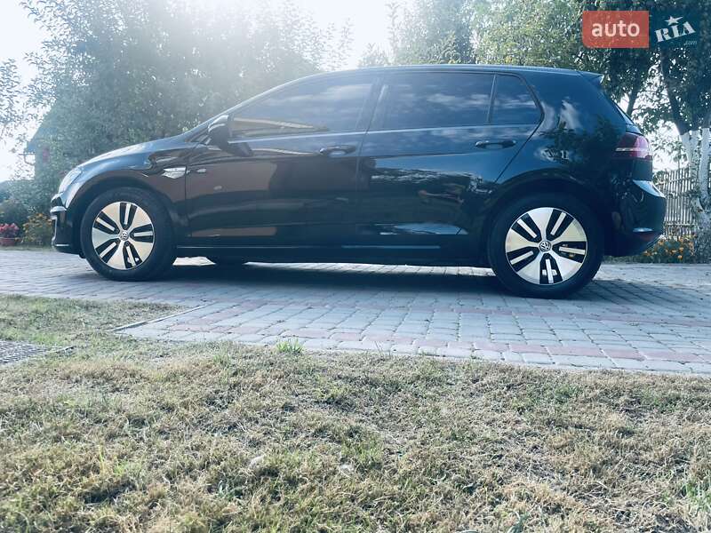 Хэтчбек Volkswagen e-Golf 2014 в Любомле фото 21 Хэтчбек Volkswagen e-Golf 2014 в Любомле
