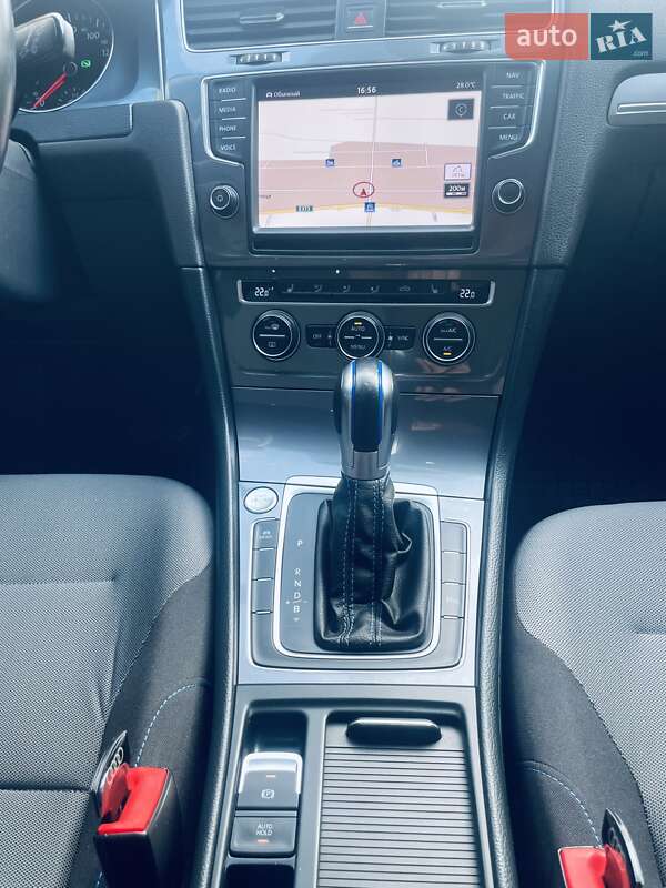 Хэтчбек Volkswagen e-Golf 2014 в Любомле фото 51 Хэтчбек Volkswagen e-Golf 2014 в Любомле