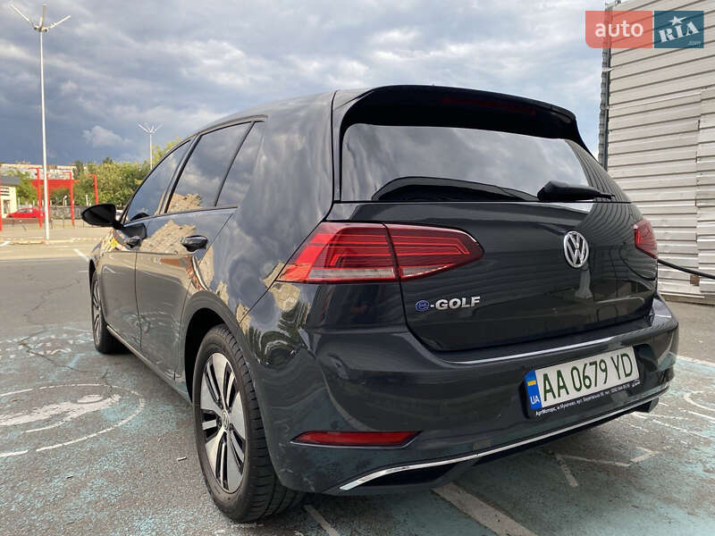 Хэтчбек Volkswagen e-Golf 2018 в Киеве