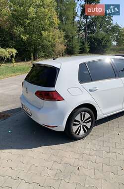 Хетчбек Volkswagen e-Golf 2016 в Умані