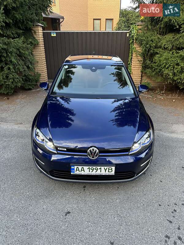 Хэтчбек Volkswagen e-Golf 2018 в Киеве фото 7 Хэтчбек Volkswagen e-Golf 2018 в Киеве