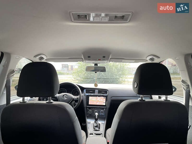 Хетчбек Volkswagen e-Golf 2020 в Павлограді