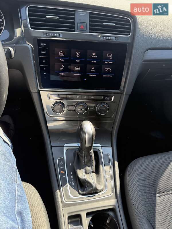 Хетчбек Volkswagen e-Golf 2019 в Києві