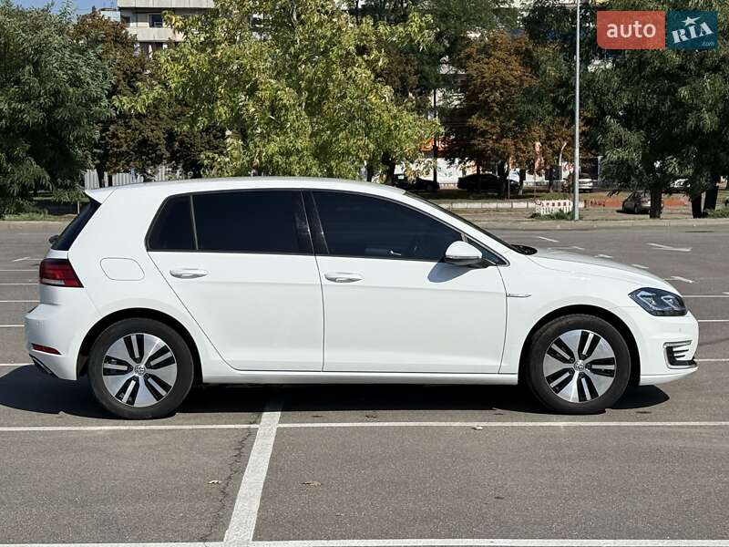 Хетчбек Volkswagen e-Golf 2019 в Києві