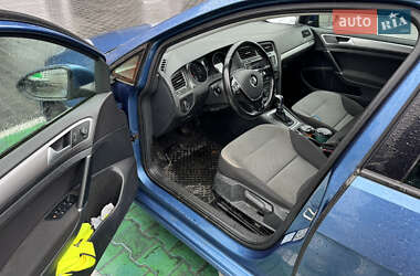 Хэтчбек Volkswagen e-Golf 2015 в 