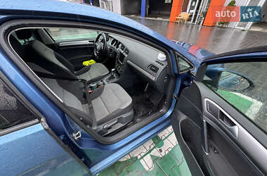 Хэтчбек Volkswagen e-Golf 2015 в 