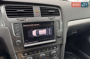 Хэтчбек Volkswagen e-Golf 2015 в 