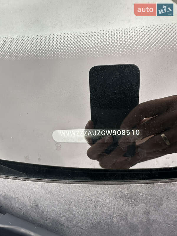 Хетчбек Volkswagen e-Golf 2016 в Городку