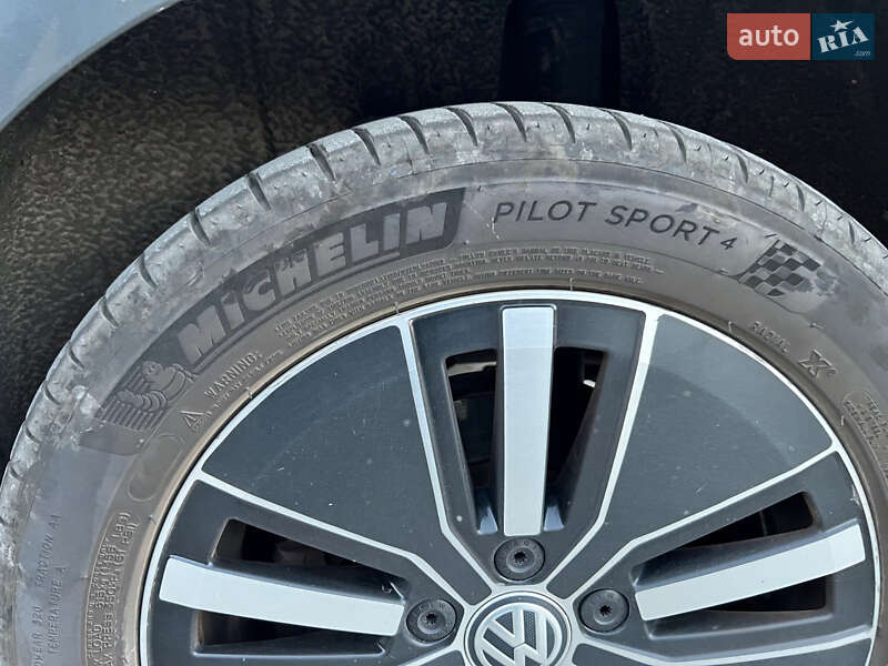 Хетчбек Volkswagen e-Golf 2019 в Рівному