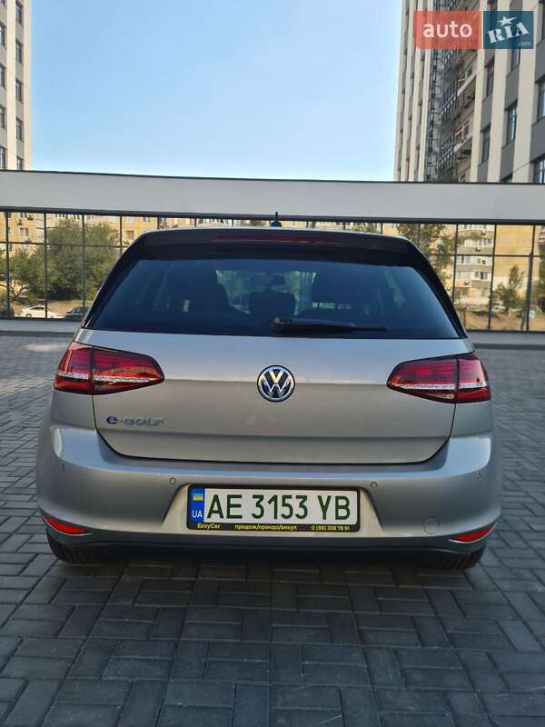 Хэтчбек Volkswagen e-Golf 2015 в Днепре