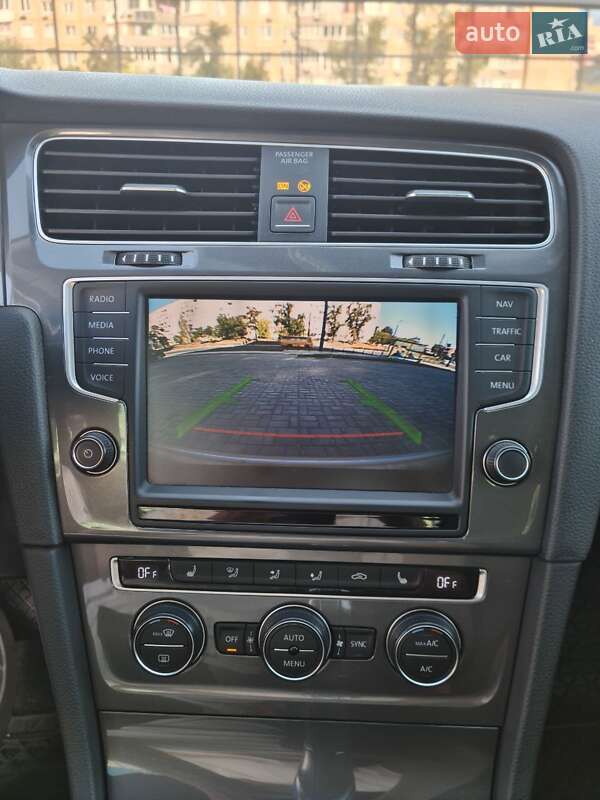 Хэтчбек Volkswagen e-Golf 2015 в Днепре