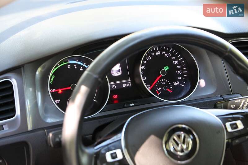 Хэтчбек Volkswagen e-Golf 2015 в Тернополе