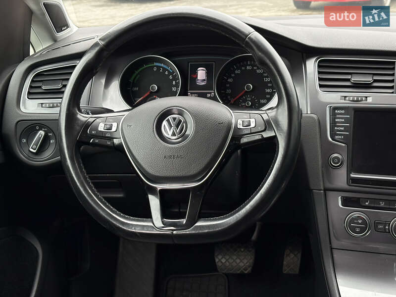 Хетчбек Volkswagen e-Golf 2014 в Луцьку фото 36 Хетчбек Volkswagen e-Golf 2014 в Луцьку