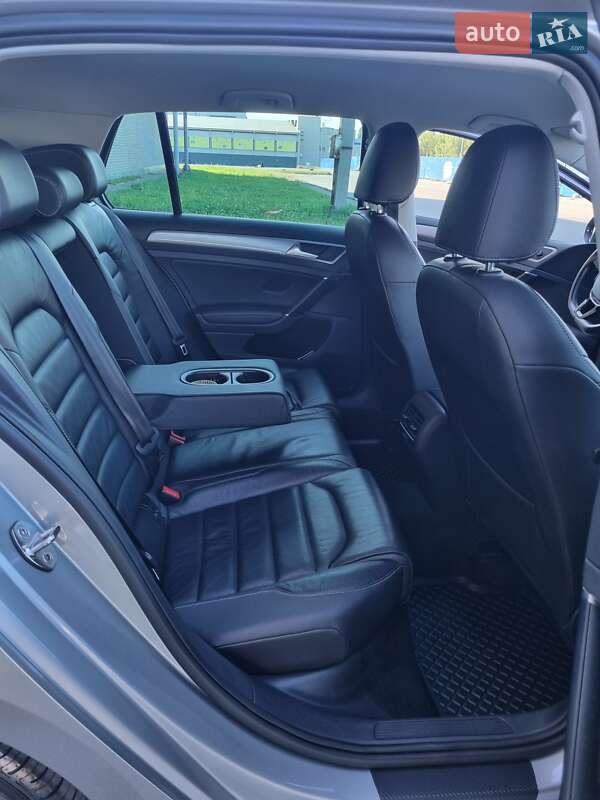 Хетчбек Volkswagen e-Golf 2016 в Харкові