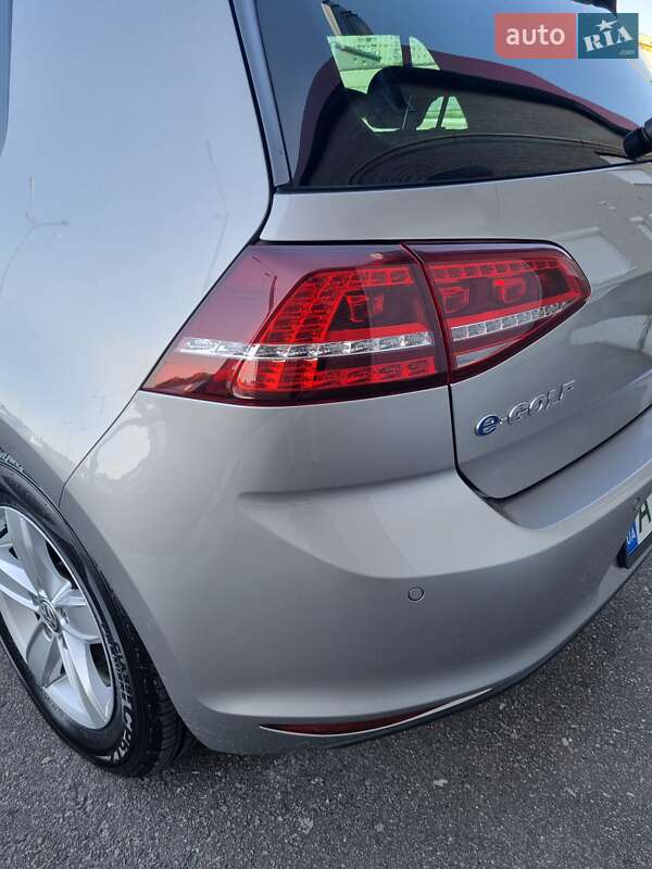 Хетчбек Volkswagen e-Golf 2016 в Харкові