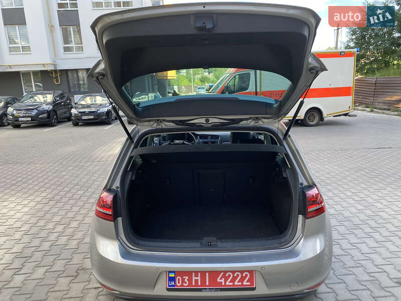 Хетчбек Volkswagen e-Golf 2016 в Чернівцях