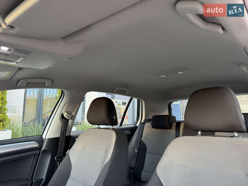 Хэтчбек Volkswagen e-Golf 2015 в Ровно