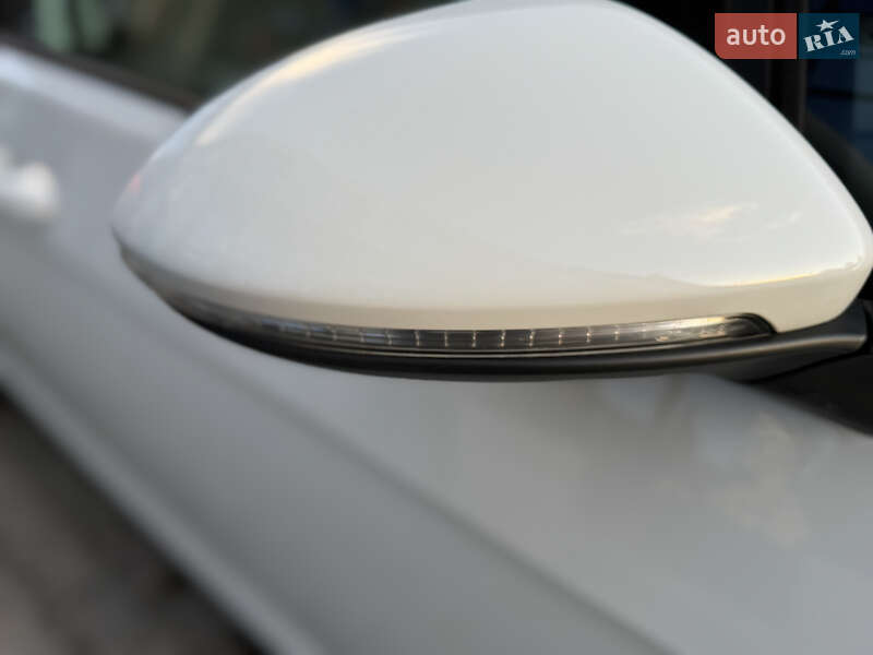 Хэтчбек Volkswagen e-Golf 2015 в Ровно